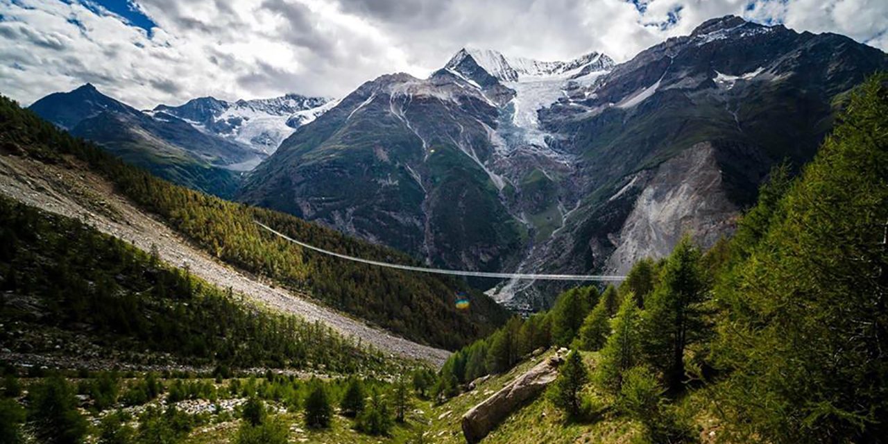 Átadták a világ leghosszabb függőhídját Svájcban