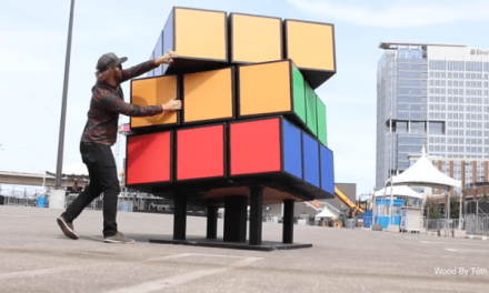 Így készült az óriási Rubik-kocka