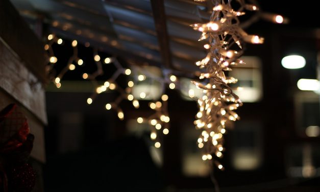 Ne csak a lakást díszítsük! Az 5 legjobb karácsonyi dekoráció az erkélyre