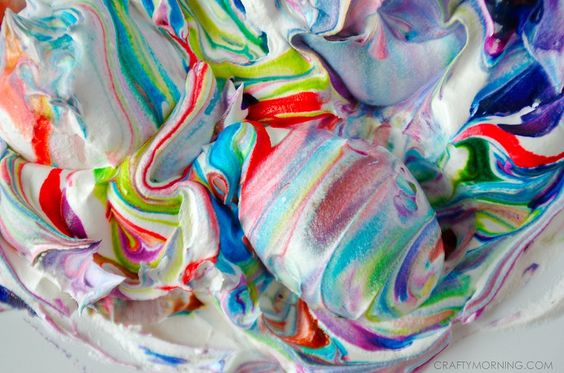 Itt a tojásfestős módszerek legfurábbika: a tejszínhabos festés
