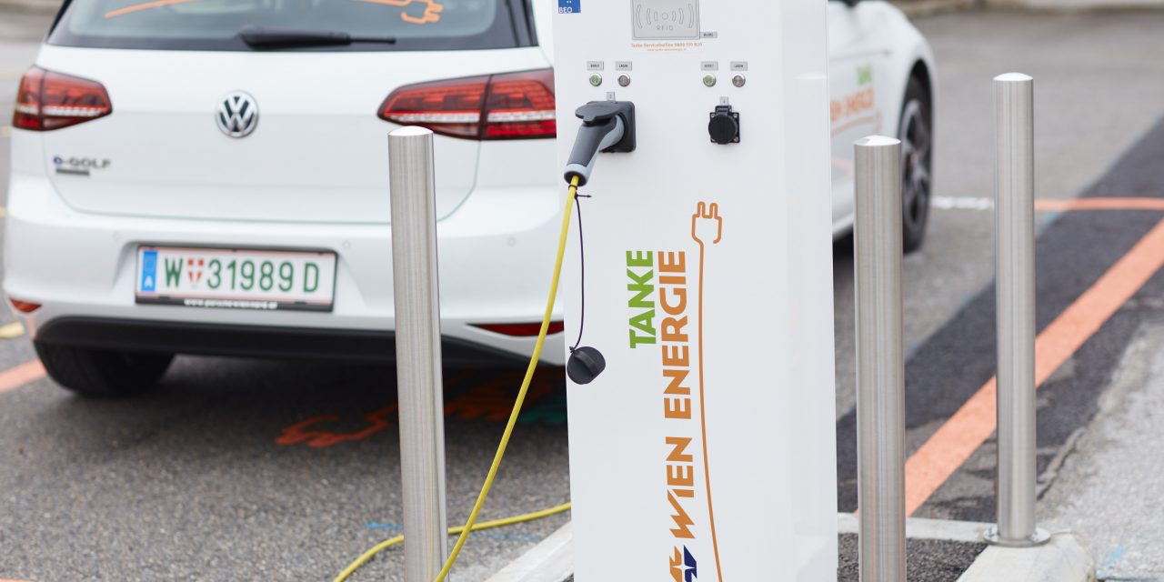 Ingyen tankolhatnak az elektromos autók tulajdonosai Bécsben