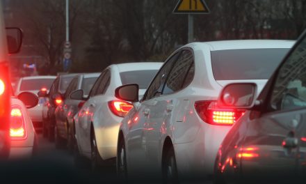 Büntetik az autógyártókat 2020-tól ha nem teljesítik a szén-dioxid kibocsátási normát