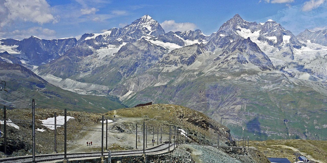 Ijesztő mértékben zsugorodnak a svájci gleccserek