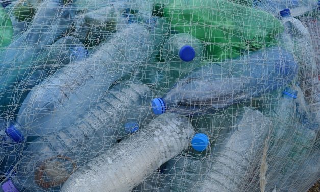 Buszjegyekre cserélhetik a műanyag palackokat Indonéziában